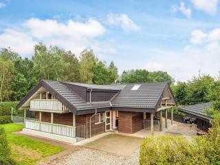 5 star holiday home in Fårvang - 0