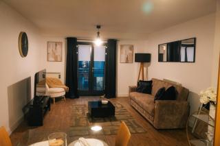 Stylish Luxury Two Bed Jewellery Quarter - 9