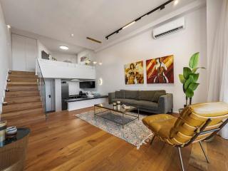 Beachfront Sky Loft - 9