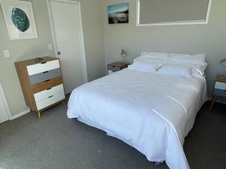 Hosts on the Coast Given Getaway - 7