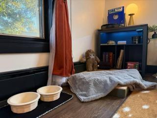 Chic Hudson Escape Pet Friendly Hot Tub - 9