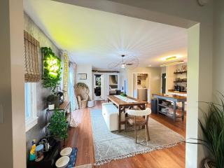 Vibing Hudson Retreat Pet-Friendly w Hot Tub - 1