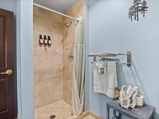 Indoor Water Park - Game Rm - Mins to Downtown - Jacuzzi - 5