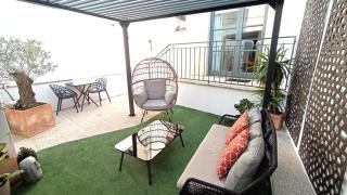 Private Terrace at Flores Street - 4