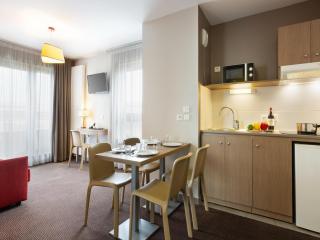 Apartment Near Geneva with Parking - 5