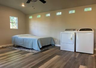 Fire Pit, Cozy, Pets OK, WiFi, Fenced Yard - 9