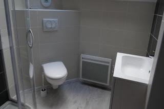 Chorges Lakeside Stay with a Fireplace - 1