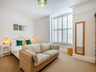 Stradbroke House - 1