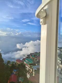 Hotel Arjay Valley, Pure Veg Luxury Hotel - 1