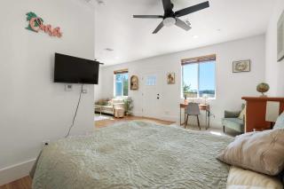 Luxury Oasis Compound with Hot Tub with 3 Homes - Escondido - 1