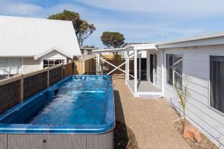 Seafoam Beach Retreat - 0