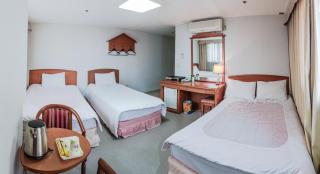 Busan Central Hotel - 3