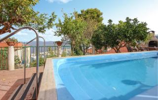 Beautiful Apartment In Agropoli With Wifi - 1