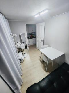 Spacious 2BR by DDP Station Perfect for Families & Friends Walk to Seoul Attractions - 9