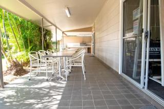 Tropical Hibiscus Caravan Park - 9