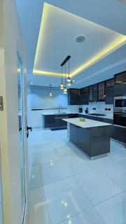 Luxury 3bd Oceanview Penthouse Apt, Lekki Phase 1 - 3