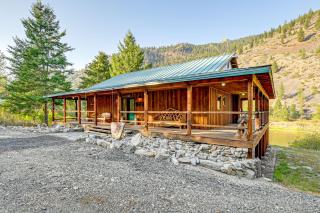 Hike, Fish and Unwind Remote Escape in Montana - 9