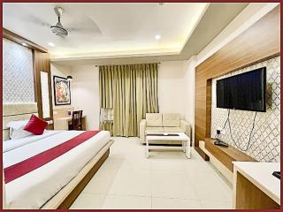 HOTEL K P INN - Near Sea Beach - Jagarnath Temple - Restaurant & Lift & Parking & Wi-Fi Facilities - Fully Air Conditioned Hotel in Prime location - Best Hotel In puri - 4