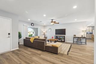 Tempe Oasis Pool Spa Family Games 9min to ASU - 5