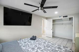 Bonita Home 4 Room- Local VIBE just 12 min to The Strip and Fremont - 5
