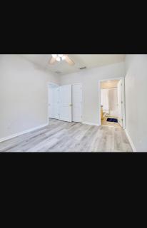 2 Bedroom Beautiful Luxury Apartment In A Quiet Neighborhood 7 Minutes Away From Ben Hill Griffin Stadium ! - 4