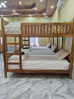 Sunset Backpackers Hostel - 1
