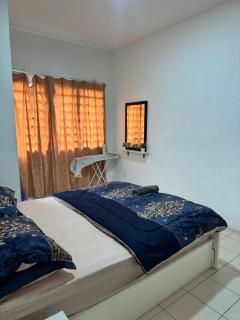 AYAAN Prima Homestay 1 with Netflix - 9