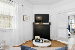 Bright Historic Home, Recently Renovated, Near Downtown, SCAD, & Starland Yard - 7