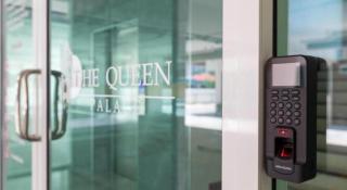 The Queen Palace - 4
