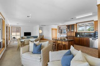 Waterfront Vista Escape with Games Room Jetty Access & Expansive Views - 9