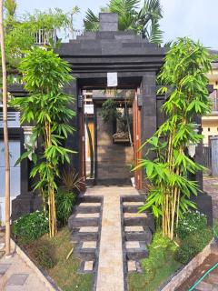 Karmani Villa Managed by Alyssa Villa Management - 3