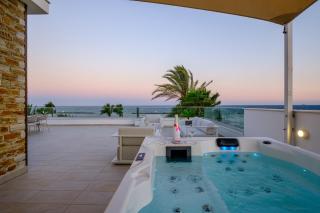 On-the-Sand Beachfront Villa - Pool & Rooftop Jacuzzi - Oroklini - 1