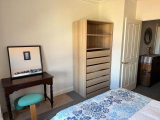 East End, 2 bedroom apartment, in ideal location - 3