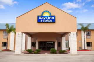 Days Inn & Suites by Wyndham Conroe North - 0