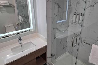 Comfort Hotel Vancouver Airport - 4