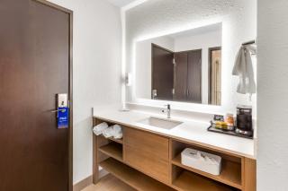 Comfort Inn Mayfield Heights Cleveland East - 1