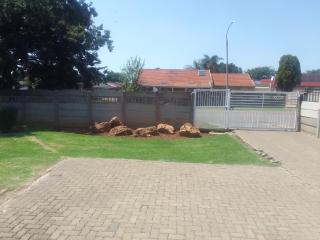 TL YAHWEH GUEST HOUSE - 6