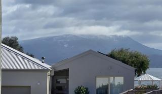 Beach Getaway - Blessington Villa - 4