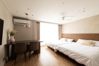 Hongdae St10, wide,bright & stylish house - Seoul - 9