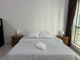 Spacious Luxury Stay by Corniche Beach - 6