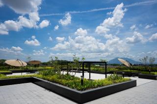 The First Clark Hotel and Residence - 4