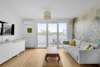 Bright apartment with parking and wifi - 8