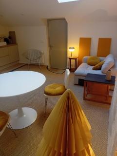 Tiny, bright architect-designed loft, king size - 2