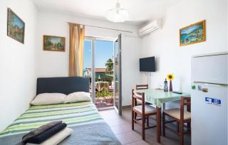 Beautiful Apartment In Omis With House Sea View - 8