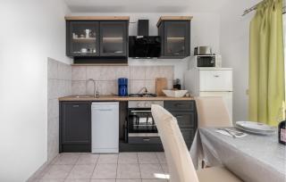 Nice Apartment In Rab With House Sea View - 2
