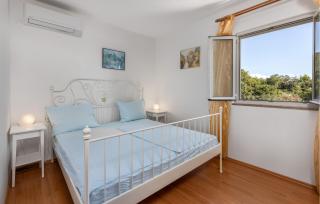 Nice Apartment In Rab With House Sea View - 1