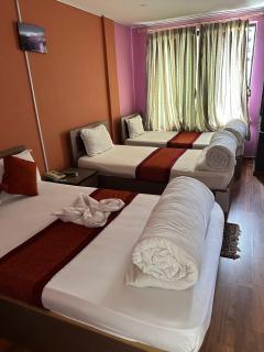 Hotel king's and lodge - 2