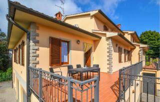 3 Bedroom Awesome Apartment In Monte San Savino - 2