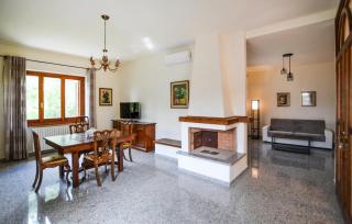 3 Bedroom Awesome Apartment In Monte San Savino - 7