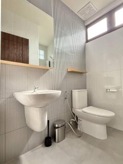 Spacious CityCentre | 500 mbps, King-size, Balcony - 7